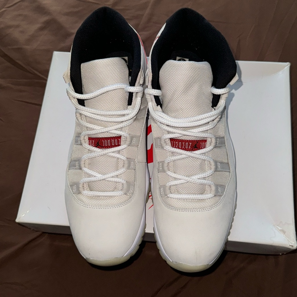 Jordan 11 Retro Platinum Tint Size 11 Lightly Worn